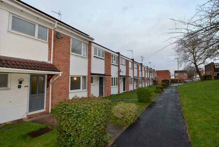 3 Bedroom Terraced House To Rent In Avon Walk, Basingstoke, RG21