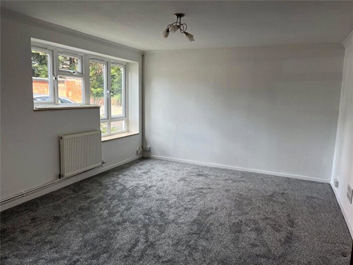 3 Bedroom Maisonette To Rent In Blyth Road, Bromley, BR1