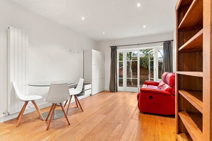 2 Bedroom Flat To Rent In Cheverton Road, London, N19