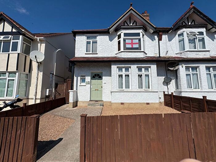 1 Bedroom Flat To Rent In Garratt Road, Edgware, HA8