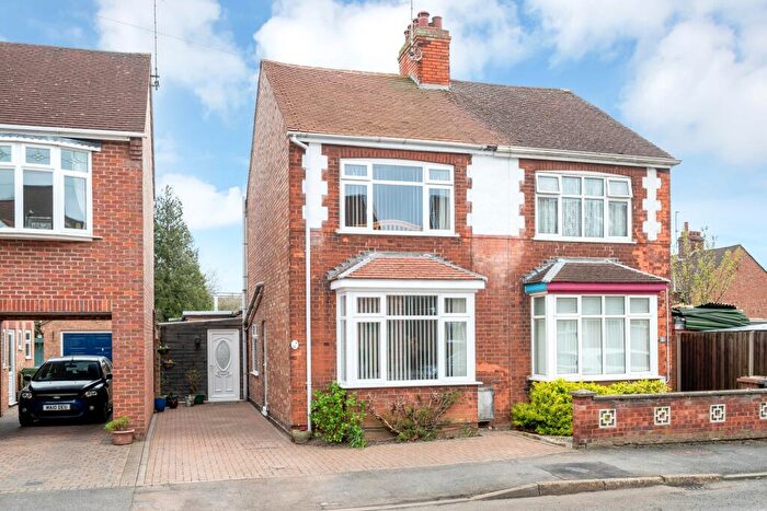 4 Bedroom Semi Detached House For Sale In The Glen, Fletton, Peterborough, PE2