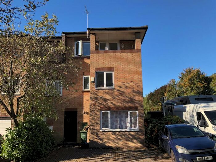 1 Bedroom Flat To Rent In Appleyard Place Oldbrook, MK6