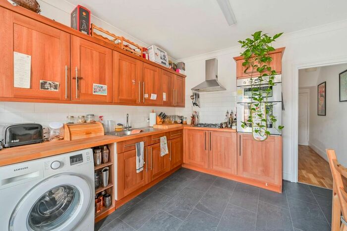 1 Bedroom Flat To Rent In Ulverston Road, Walthamstow, London, E17
