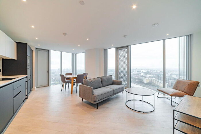 2 Bedroom Apartment To Rent In Vista River Tower, Trinity Way, Manchester, M3