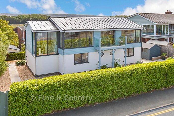4 Bedroom Detached House For Sale In The Mount, Yarmouth, Isle Of Wight, PO41