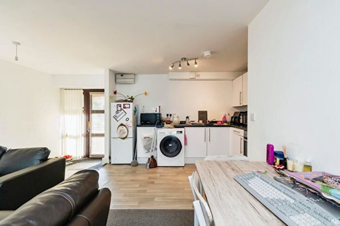 2 Bedroom Property To Rent In Pelham Road, Nottingham, NG5