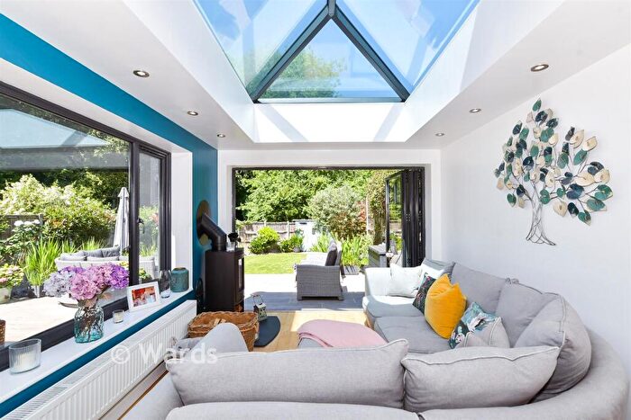 4 Bedroom Detached House For Sale In Beechmore Drive, Walderslade, Chatham, Kent, ME5