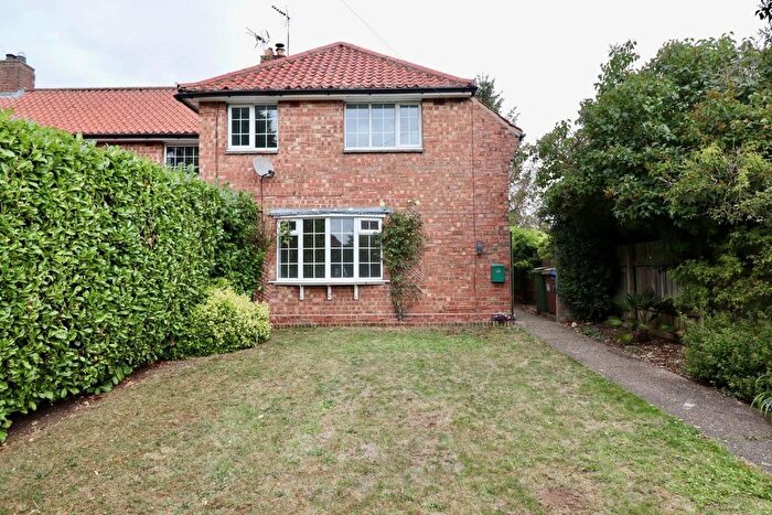 3 Bedroom End Terrace House For Sale In Denison Road, Pocklington, York, YO42
