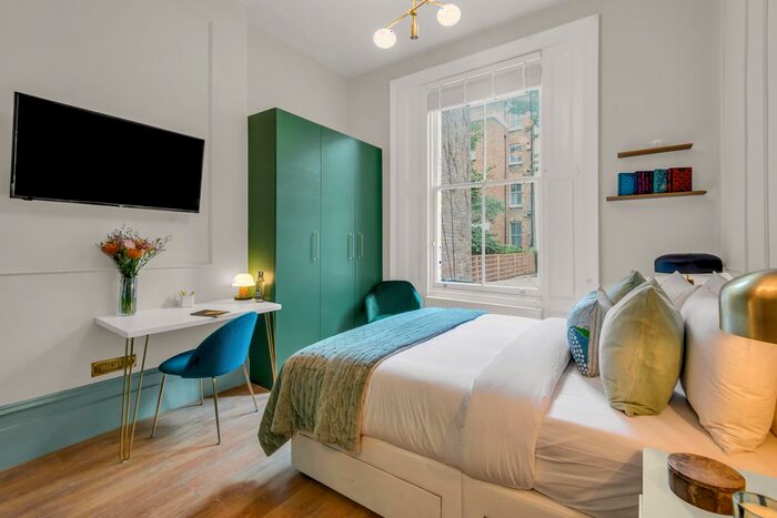 Studio To Rent In Eardley Crescent, London, SW5