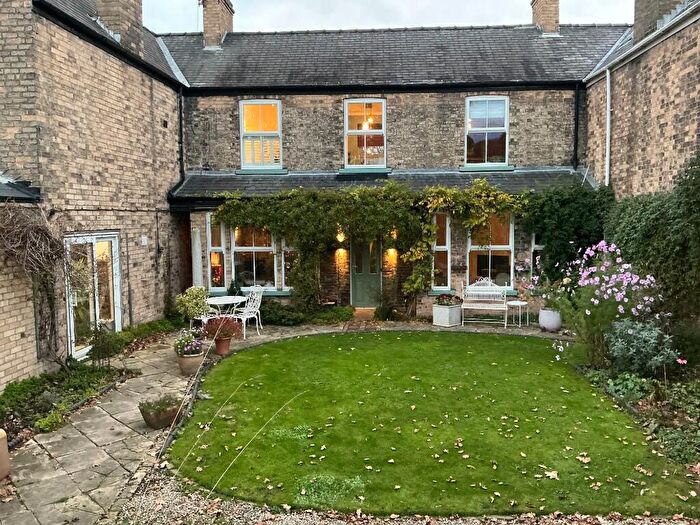 3 Bedroom Terraced House For Sale In Lowgate, Hull, East Riding Of Yorkshire, HU7