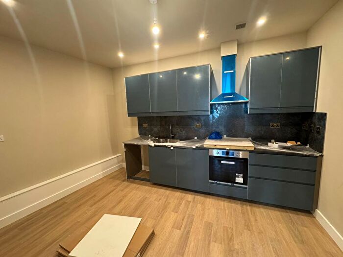 2 Bedroom Flat To Rent In Croydon, CR0