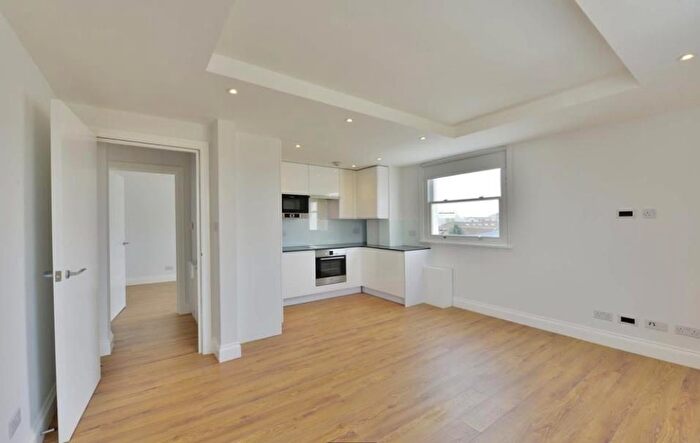 2 Bedroom Flat To Rent In Chippenham Road, Maida Vale, London, W9