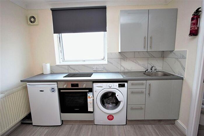 Studio To Rent In Studio Flat - Cornwall Road, Seven Sisters, N15