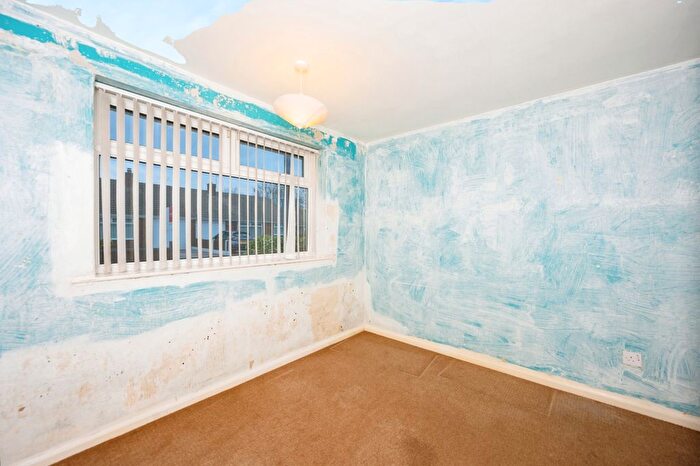 2 Bedroom Bungalow For Sale In Burnham Close, Penketh, Warrington, Cheshire, WA5