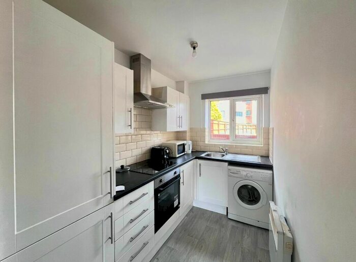 1 Bedroom Flat For Sale In Plymouth Point, Manchester, M13