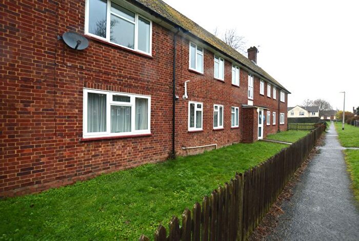 2 Bedroom Flat To Rent In Bedroom Flat, Milton Gardens, Tonbridge, TN9