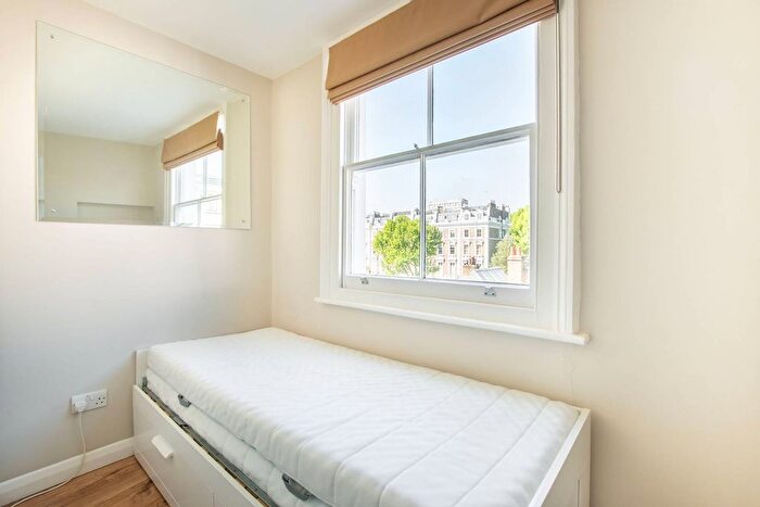 Studio To Rent In Clanricarde Gardens, Notting Hill Gate, London, W2