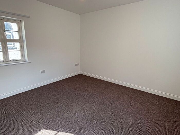 1 Bedroom Flat To Rent In French Street, Courtenay House French Street, TQ14