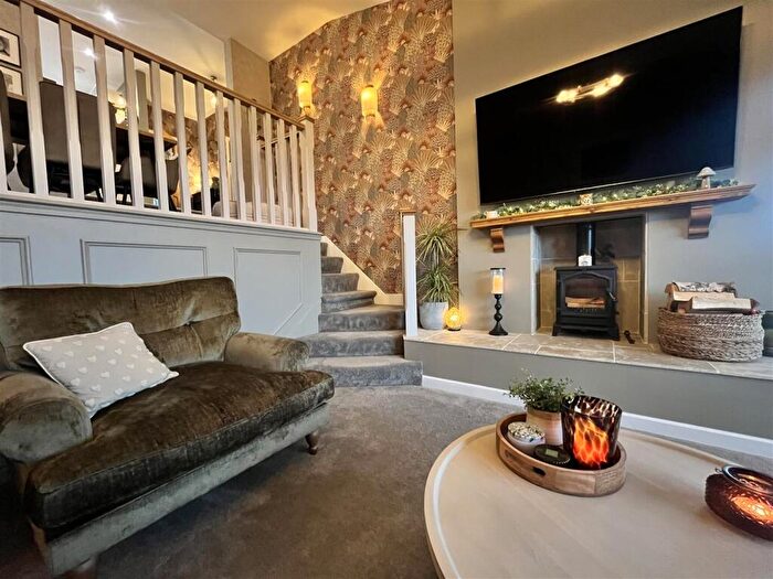 4 Bedroom Detached House For Sale In Church Brow, Mottram, Hyde, SK14