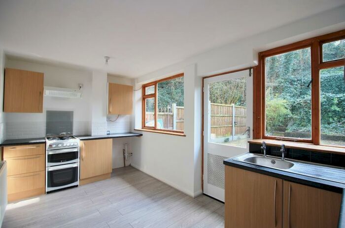 5 Bedroom Town House To Rent In Rookwood Close, Grays, RM17