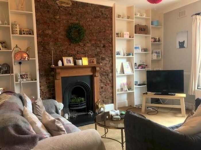 2 Bedroom Flat To Rent In Lambert Road, London SW2