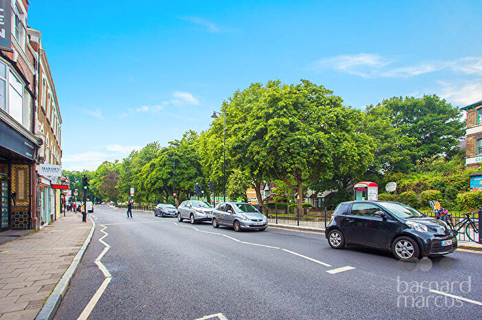 2 Bedroom House To Rent In Scotland Green, Tottenham, N17