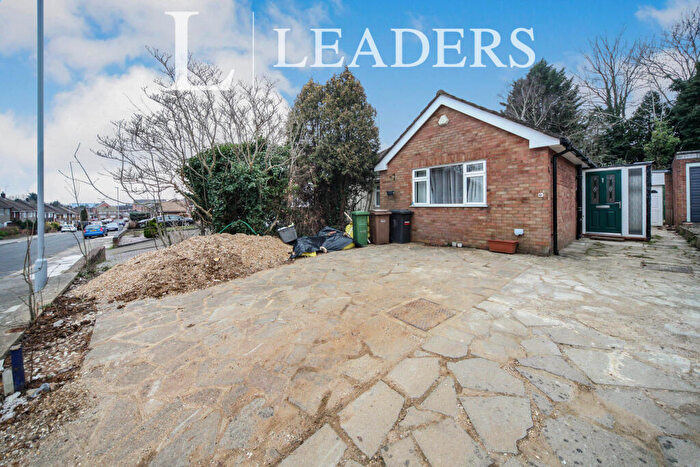 3 Bedroom Bungalow To Rent In Deep Denes, LU2