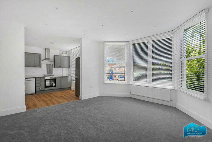 2 Bedroom Apartment To Rent In High Road, Whetstone, London, N20