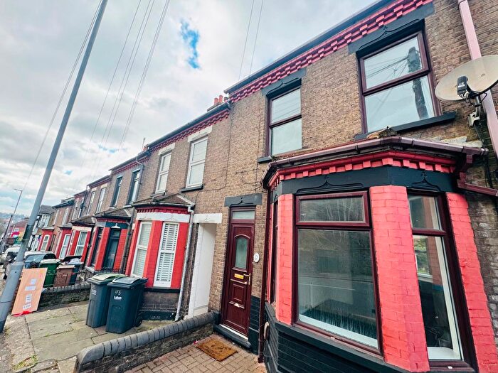 3 Bedroom Terraced House To Rent In Hitchin Road, Luton, LU2