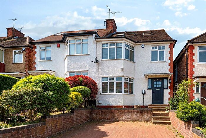 4 Bedroom Property For Sale In Netherlands Road, Barnet, EN5