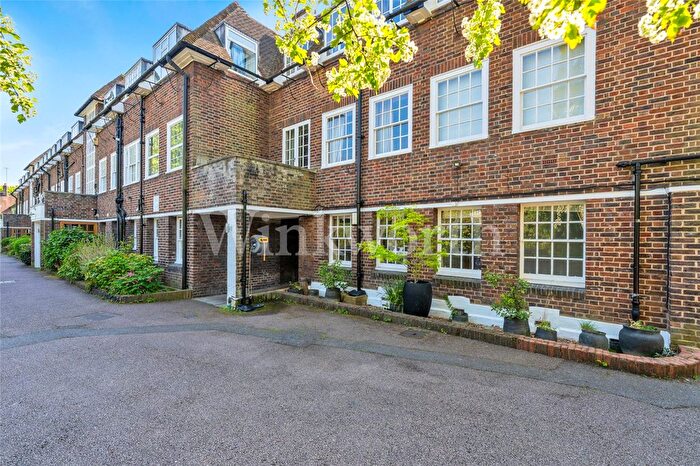 2 Bedroom Flat To Rent In Corringham Court, Corringham Road, London, NW11