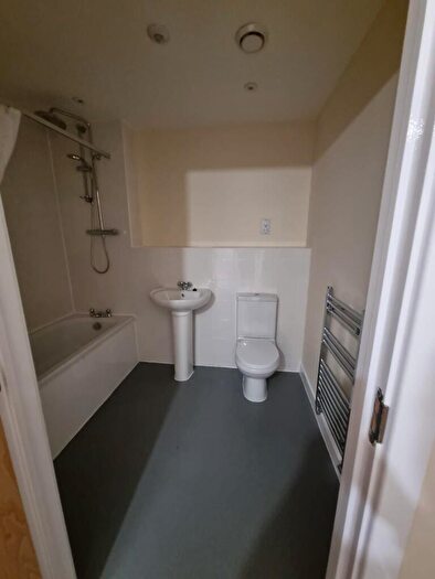 2 Bedroom Flat To Rent In Columbia Place, Milton Keynes, Buckinghamshire, MK9