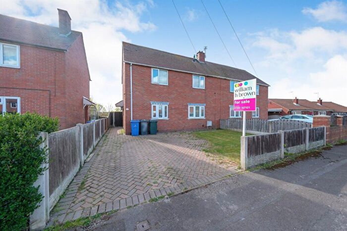 3 Bedroom Semi Detached House For Sale In Hill Top Crescent, Edlington, Doncaster, DN12