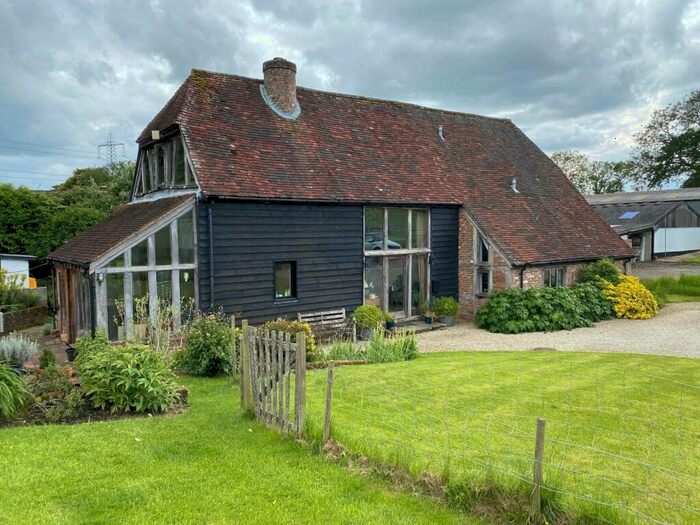 4 Bedroom Detached House To Rent In Hambledon, Hampshire, PO7