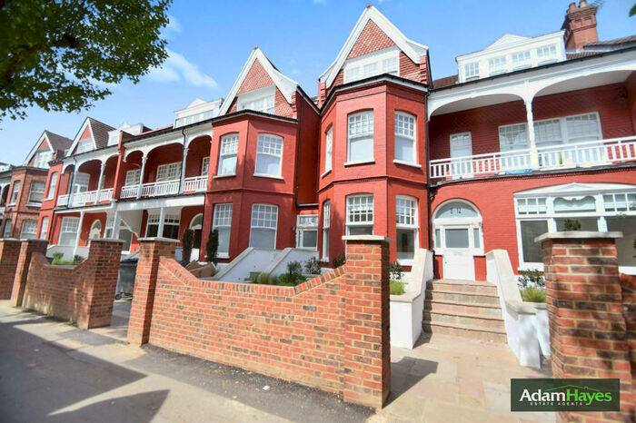 2 Bedroom Apartment To Rent In Queens Avenue, Muswell Hill, N10
