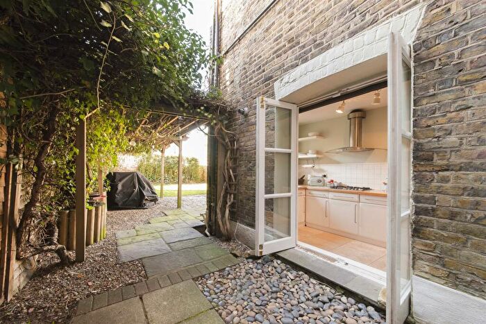 1 Bedroom Flat To Rent In York Grove, SE15