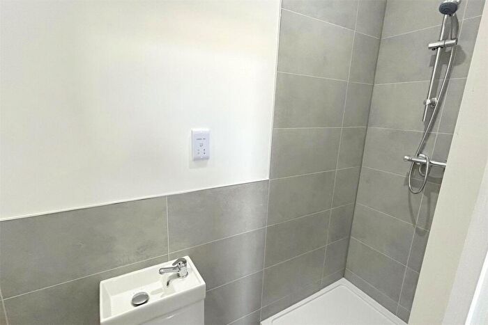 2 Bedroom Apartment To Rent In South Parade, Whitley Bay, NE26