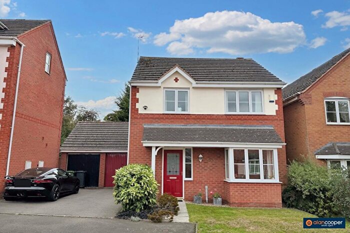3 Bedroom Detached House For Sale In Upton Drive, Maple Park, Nuneaton, CV11