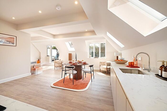 2 Bedroom Flat For Sale In Mclaren Court, Fetcham, KT22