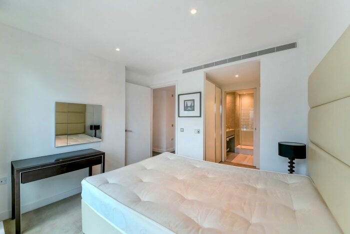 2 Bedroom Flat For Sale In Pan Peninsula Square, Canary Wharf, London, E14
