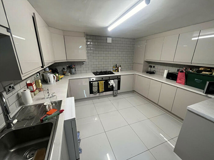 8 Bedroom Terraced House To Rent In Manor Terrace, Leeds, West Yorkshire, LS6