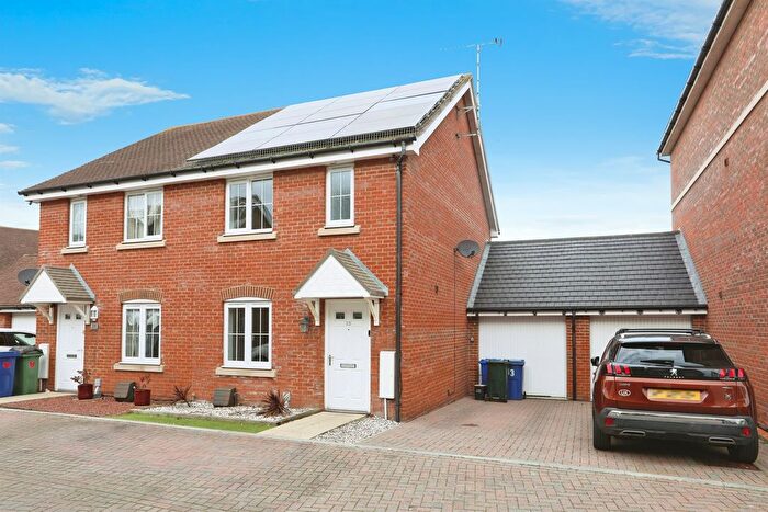 3 Bedroom Semi Detached House For Sale In Clifford Crescent, Sittingbourne, ME10