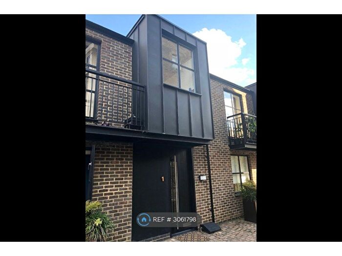 1 Bedroom End Of Terrace House To Rent In Tremlett Mews, London, N19