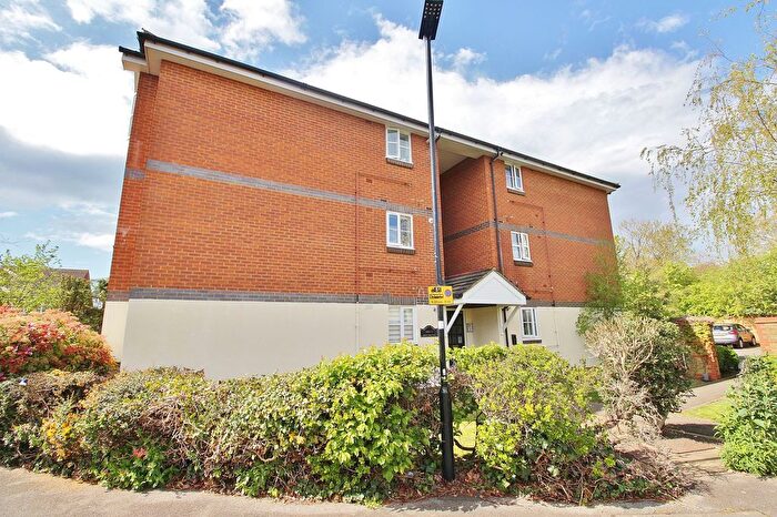 2 Bedroom Flat For Sale In Woodall House, Shire Horse Way, Isleworth, TW7