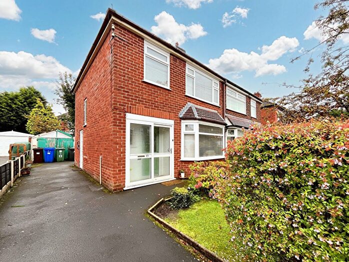 3 Bedroom Semi-Detached House For Sale In Heathfield Road, Bury, BL9