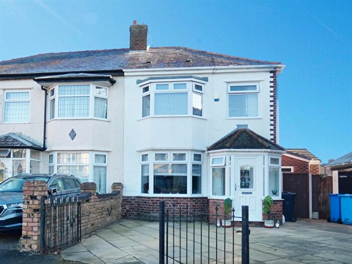3 Bedroom Semi Detached House For Sale In Derwent Avenue, Prescot, Liverpool, L34