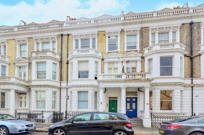 2 Bedroom Flat To Rent In Castletown Road, West Kensington, London, W14