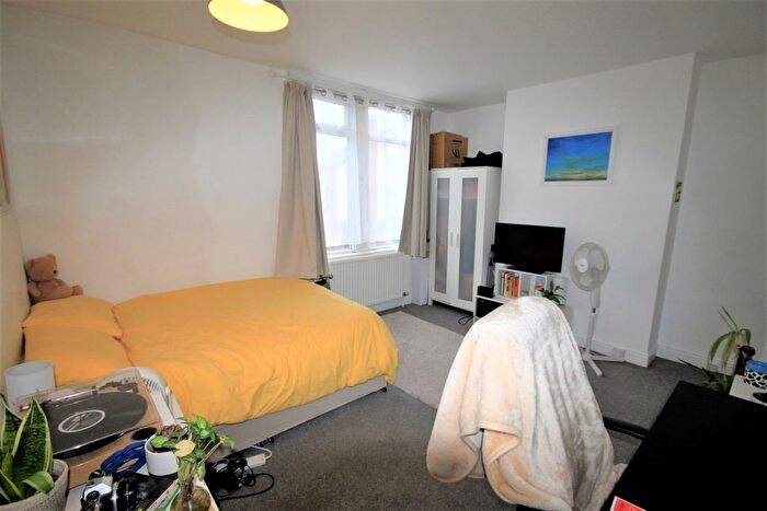 5 Bedroom Terraced House To Rent In Hartley Crescent, Woodhouse, Leeds, LS6