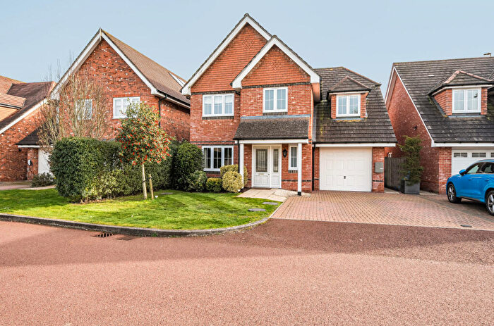 4 Bedroom Detached House For Sale In Elen Place, Bracknell, Berkshire, RG42