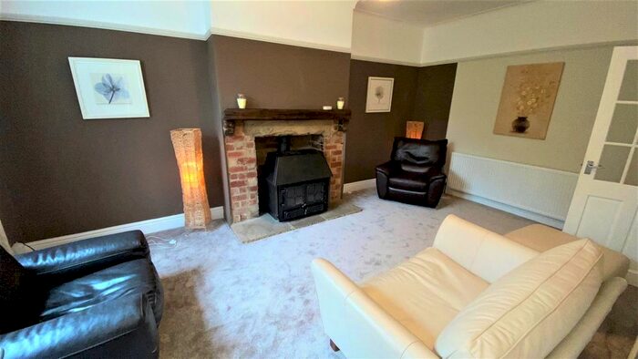 2 Bedroom Flat To Rent In Nunroyd Road, Leeds, LS17